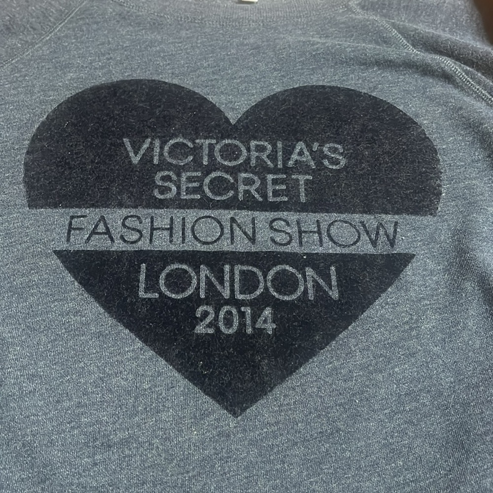 Victoria’s Secret • Velvet Heart VS Fashion Show 2014 Pullover Sweatshirt - Picture 4 of 8